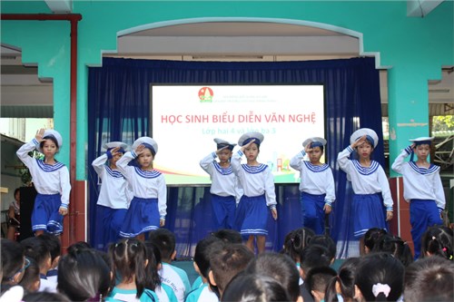 Sinh hoạt dưới cờ Tuần 15