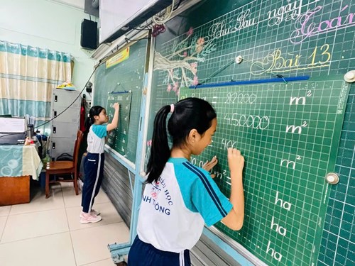 Toán: Héc-ta (Tiết 2)