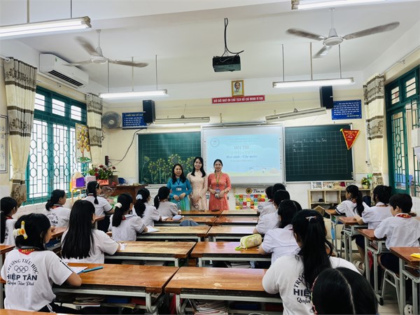Giáo viên và học sinh khối 5 tham gia hội thi  Viết đúng - Viết đẹp  cấp Quận năm học 2023 - 2024