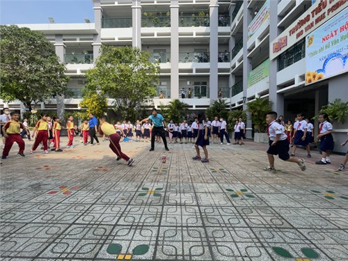 Ngày hội   Thiếu nhi vui khỏe  Khối 3, trường TH Hồ Văn Huê