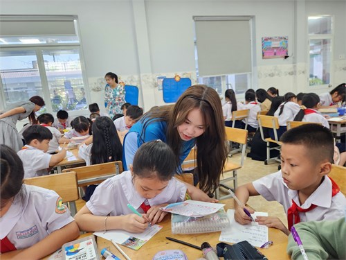 Tiết học  Lớp học mở hoạt động giáo dục Hoạt động trải nghiệm  - Bài: Yêu thương gia đình-Quý trọng phụ nữ (Tiết 2) của lớp Ba 5