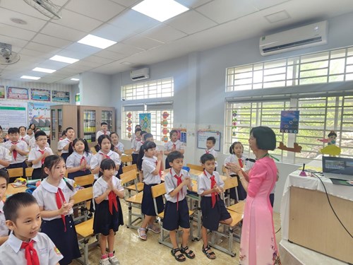 Tiết học  Lớp học mở môn Toán  - Bài: Chu vi hình chữ nhật (Tiết 1) của lớp Ba 7