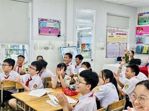 Lớp học mở môn Tiếng Việt, tiết Kể chuyện - Bài : Lớp trưởng lớp tôi - Lớp Năm 4