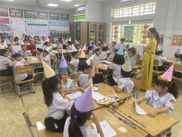 Lớp học mở môn Toán, bài   Các số đến 100 - Tiết 2  Lớp Một 6