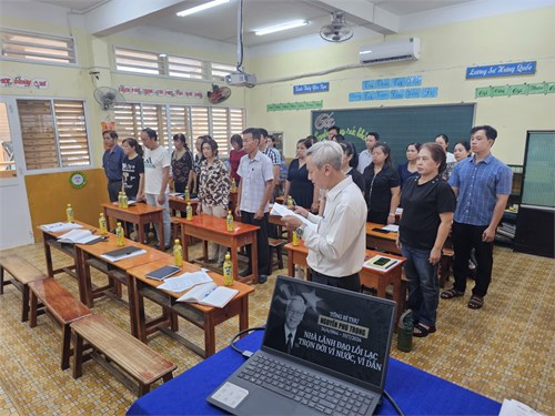 Chi bộ Kim Đồng thành kính dành một phút mặc niệm tưởng nhớ Tổng Bí thư Nguyễn Phú Trọng - nhà lãnh đạo lỗi lạc, trọn đời vì nước, vì dân.