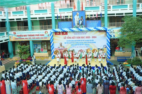 Trường Tiểu học Lam Sơn long trọng tổ chức Lễ Tổng kết năm học và tuyên dương khen thưởng tập thể, cá nhân tiêu biểu học tập và làm theo tư tưởng,đạo đức, phong cách Hồ Chí Minh; gương “ Người tốt, việc tốt” năm 2024