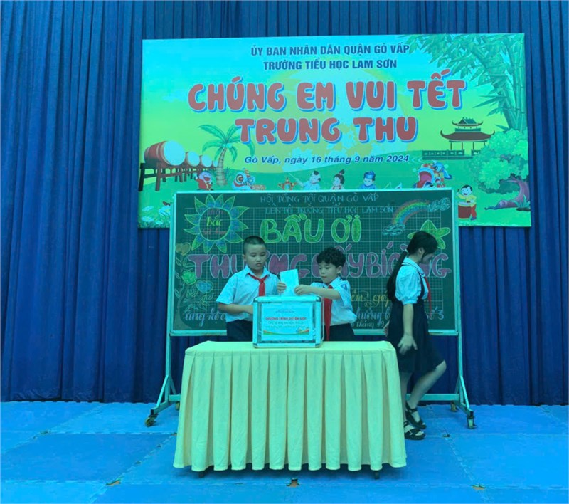 CB-GV-NV, CMHS và học sinh toàn trường ủng hộ, chia sẻ với đồng bào miền Bắc bị ảnh hưởng do bão lũ
