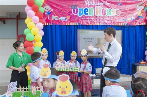 Nhà trường phối hợp với trung tâm Rainbow tổ chức chuyên đề Open house-lớp 1.1