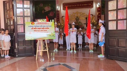 Lễ kết nạp đội viên đợt 2 cho các bạn có thành tích tốt trong học kỳ I năm học 2023 – 2024