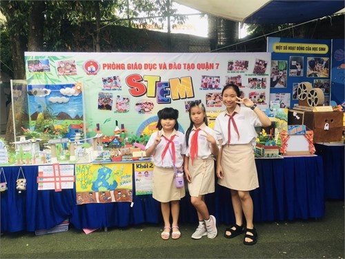 Tham gia  Ngày hội Giáo dục STEM dành cho học sinh tiểu học chủ đề  Thành phố Xanh  năm học 2023-2024 .