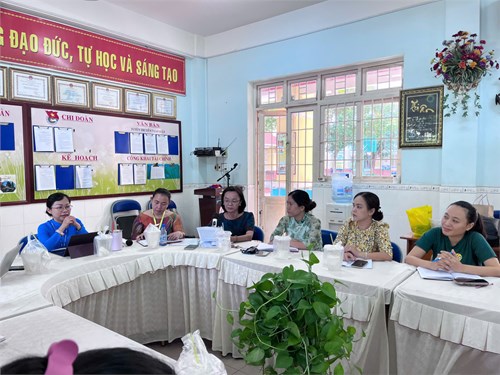 Chi bộ Trường Tiểu học Lê Văn Tám sinh hoạt định kỳ tháng 08 năm 2024