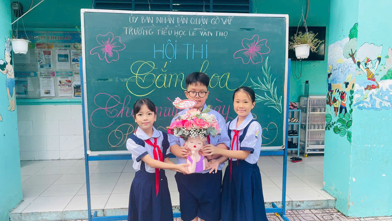 Chào mừng ngày Phụ nữ Việt Nam- “Tôn vinh người phụ nữ Việt Nam” - Bốn 6