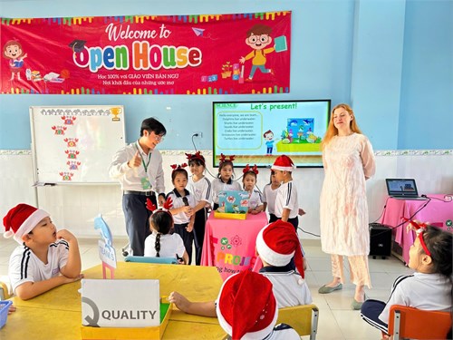 Trường phối hợp cùng trung tâm ngoại ngữ Rainbow tổ chức chuyên đề Open House lớp 1.