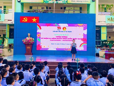 SINH HOẠT  Chuyên đề:  “ Kỷ niệm 42 năm Ngày Nhà giáo Việt Nam 20/11/1982 – 20/11/2024”   									Quận 12, ngày 18 tháng 11 năm 2024