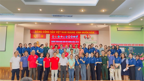Mùa Xuân tình nguyện của chi Đoàn trường Tiểu học Nguyễn Bỉnh Khiêm