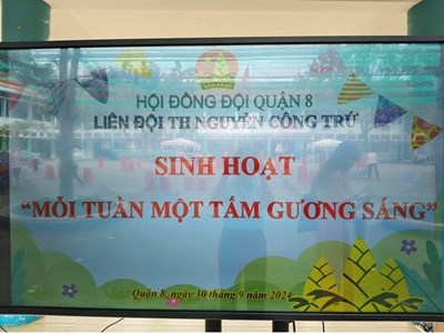 Sinh hoạt  mỗi tuần một tấm gương sáng 