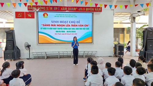 Sinh hoạt chủ đề “Sáng mãi ngọn lửa Trần Văn Ơn”