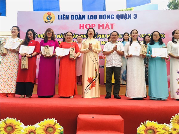 phong trào thi đua “Giỏi việc nước, đảm việc nhà”  được Ban Chấp hành Công đoàn Trường Tiểu học Nguyễn Sơn Hà thu hút đông đảo nữ giáo viên trong trường tham gia.