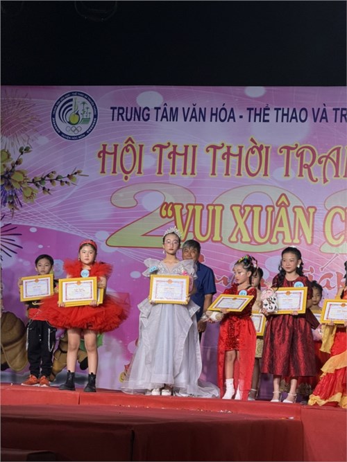 Học sinh xuất sắc đạt giải hội thi thời trang  vui xuân cùng bé  năm 2024.