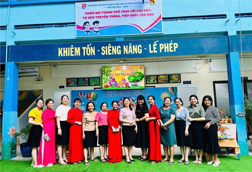Nguyễn Thi- Vui Hội Trăng Rằm