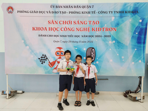 Sân chơi sáng tạo - Khoa học công nghệ Kidtron