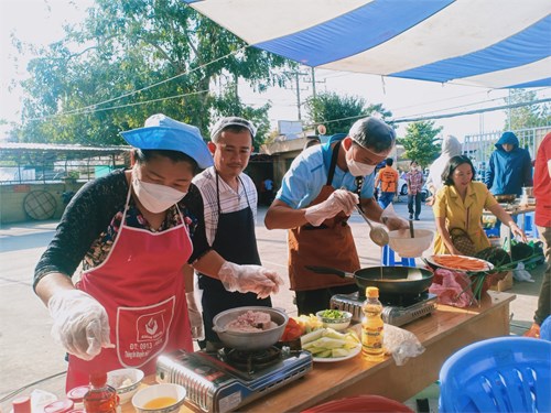 Tham gia Hội thi  Người đàn ông vào bếp  năm 2024 do LĐLĐ Quận 12 tổ chức