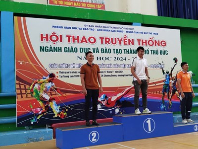 Hội thao ngành giáo dục năm học 2024 - 2025. Chúc mừng thầy Ksor Hải với một huy chương vàng liên quân và một huy chương bạc cá nhân nội dung bơi lội.