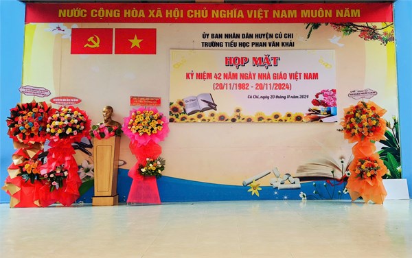 Lễ kỷ niệm 42 năm ngày Nhà Giáo Việt Nam 20/11 tại trường TH Phan Văn Khải.