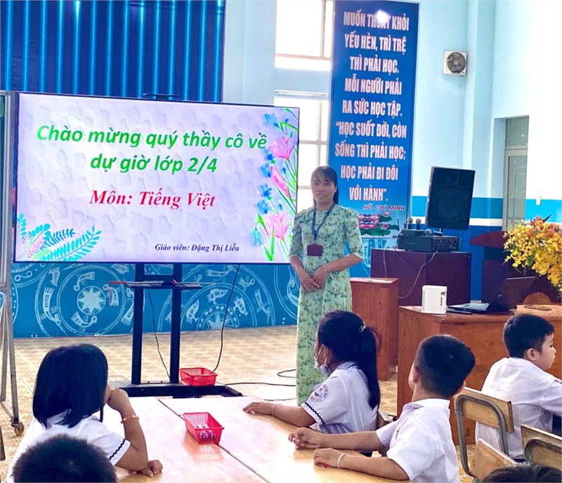 Thao giảng môn Tiếng Việt lớp 2 - Kiểu bài thuật lại việc em được tham gia.