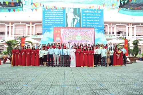 Lễ Kỷ Niệm Ngày Nhà Giáo Việt Nam 20/11 tại Trường Tiểu học Tạ Uyên