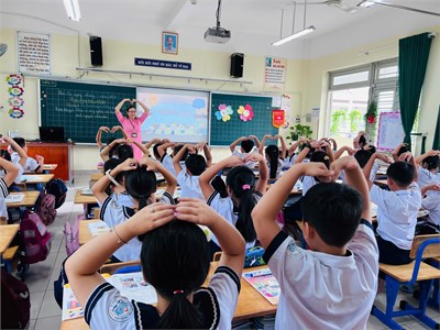 Khối 3 - Dạy học tích hợp nội dung  Giáo dục cách mạng, đạo đức, lối sống và tích hợp giáo dục địa phương  trong môn Hoạt động trải nghiệm