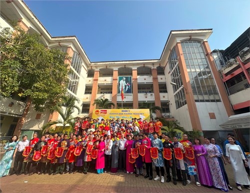 Trường Tiểu học Trần Bình Trọng tham gia Hội thi nấu ăn với chủ đề “Bữa ăn gia đình - Gắn kết yêu thương” năm 2024.