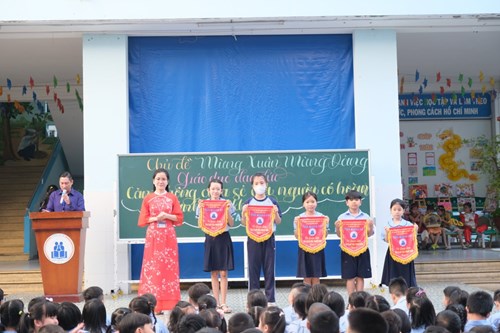 Tuần 21: Giáo dục đạo đức: Cảm thông chia sẻ với người có hoàn cảnh khó khăn