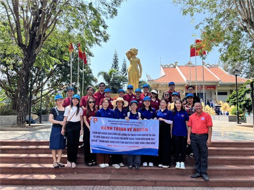 Hành trình về nguồn