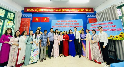 Chào mừng Đoàn đánh giá ngoài cơ sở giáo dục tiểu học về Khảo sát sơ bộ công tác Kiểm định chất lượng giáo dục và công nhận trường đạt chuẩn quốc gia