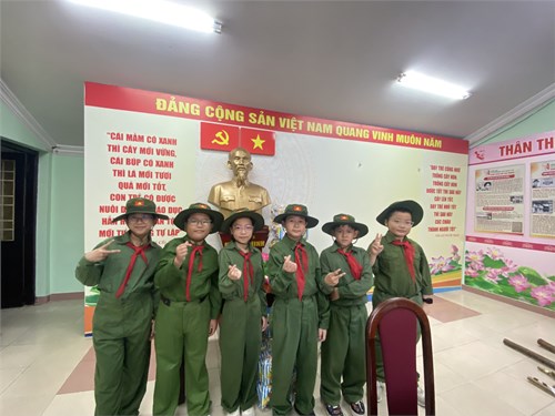 Liên đội Yên Thế tham quan Không gian văn hóa Hồ Chí Minh tại nhà thiếu nhi quận Tân Bình