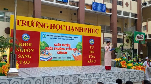 Chào mừng các bé mẫu giáo cùng các cô giáo đã đến thăm trường tiểu học bạch đằng