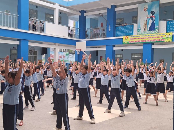 Thể dục giữa giờ - nâng cao sức khỏe