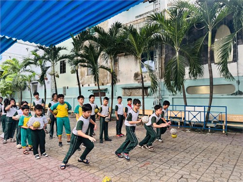 Mỗi thiếu nhi rèn luyện một môn thể thao - Môn: Bóng ném