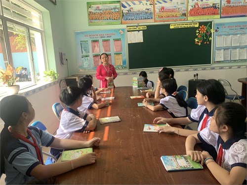 Họp sao đỏ hàng tuần