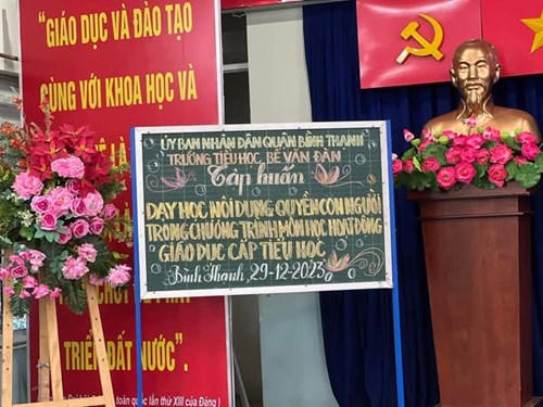 Dạy học nội dung quyền con người trong chương trình môn học hoạt động giáo dục tiểu học