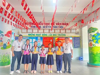 Trao thưởng học sinh đạt giải  Hội khỏe Phù Đổng cấp quận  năm học 2024 - 2025