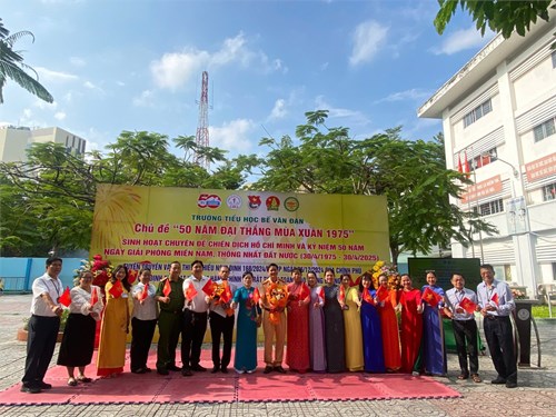 Sinh hoạt dưới cờ tuần 33