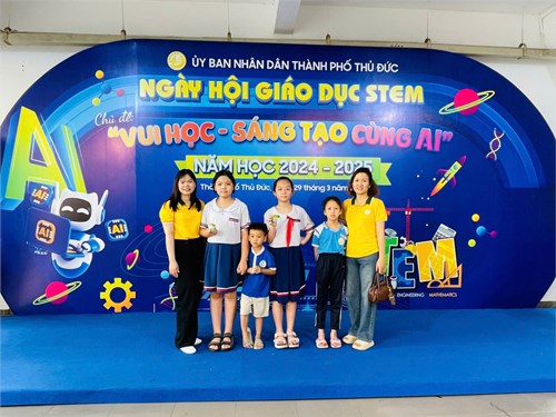 Tham dự ngày hội giáo dục STEM với chủ đề   Vui học-Sáng tạo cùng AI  năm học 2024-2025.