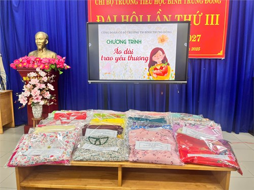 Chương trình  Áo dài trao gửi yêu thương 