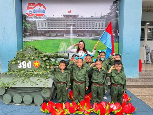 Sinh hoạt chủ điểm: 50 năm ngày giải phóng miền Nam, thống nhất đất nước