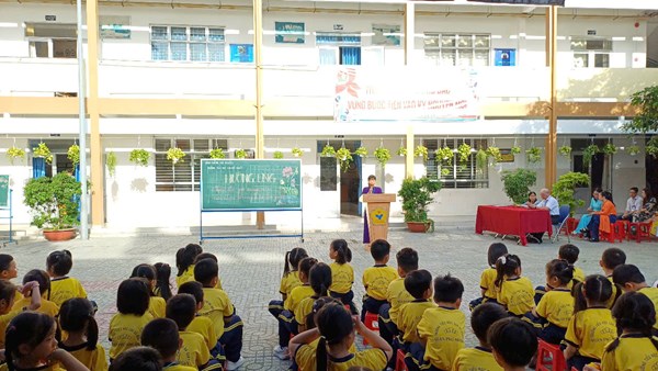 Sáng thứ hai (ngày 24/11/2025), trường Tiểu học Cao Bá Quát Hưởng ứng “Ngày thế giới tưởng niệm nạn nhân tử vong do tai nạn giao thông” Năm 2025