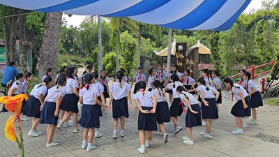 Liên đội trường Tiểu học Cao Bá Quát tham gia thi Nghi thức Đội cấp Thành phố