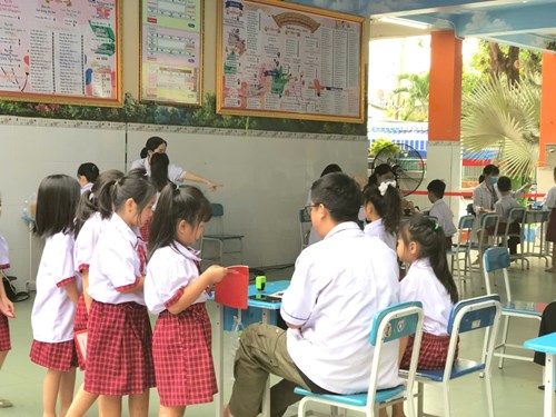 Tổ chức khám sức khỏe cho học sinh