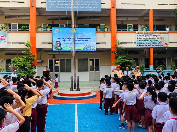 Tuyên truyền an toàn giao thông luật giao thông đường bộ